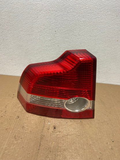 2004 to 2007 Volvo S40 Left Driver LH Side Tail Light AC5941 LK0