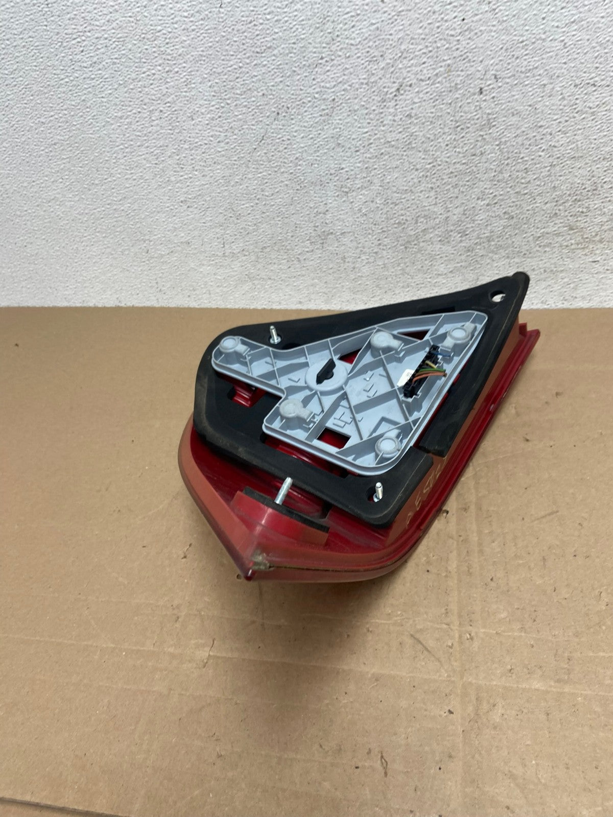 2005-2007 Mercedes-Benz C 230 - W203 C-Class Right Passenger Tail Light AE50254