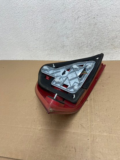 2005-2007 Mercedes-Benz C 230 - W203 C-Class Right Passenger Tail Light AE50254