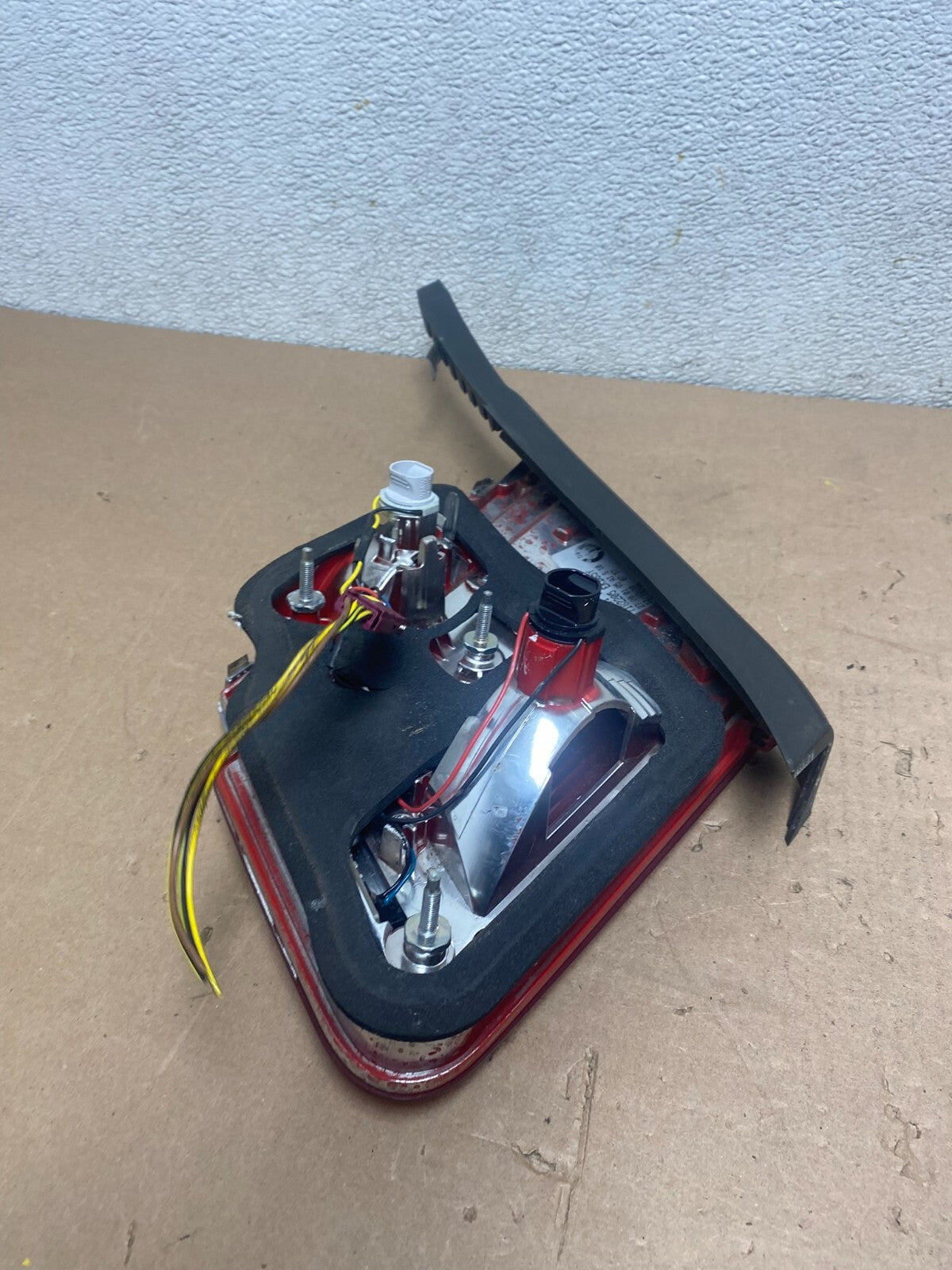 2009-2012 BMW 7-Series F01 F02 750i 750Li Left Driver Inner Tail Light M1940 DW7