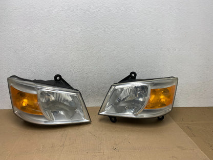 2008 to 2010 Dodge Caravan Left+Right Set Side Halogen Headlights AE6705 DW0