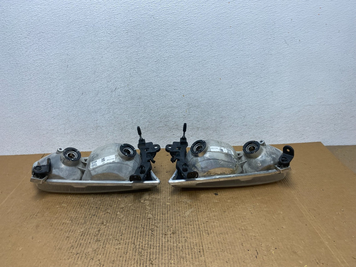2000 to 2001 Toyota Camry Front Left+Right Side Headlights AE2845 DW7