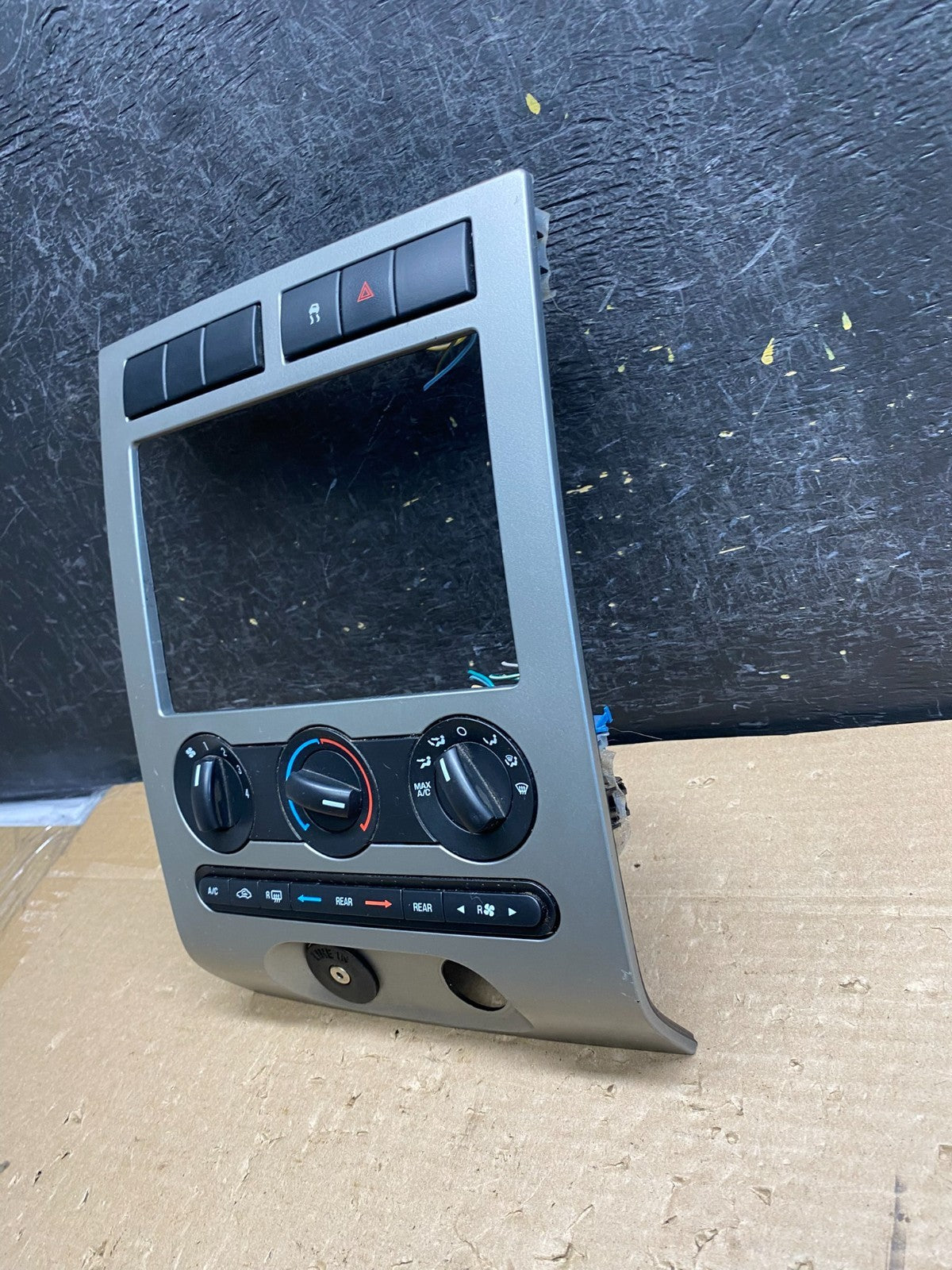 2007 to 2014 Ford Expedition Temperature Climate Control w/ Radio Bezel ag8421DG2