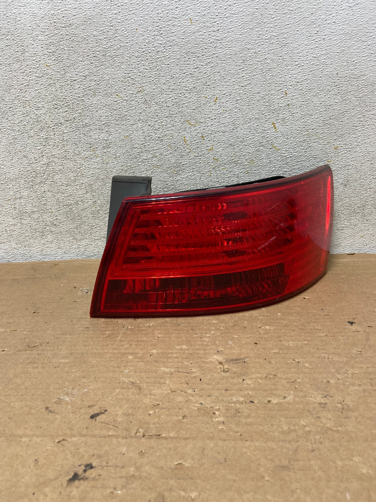 2009 to 2010 Hyundai Sonata Right Passenger Side Tail Light AH8399 LK0