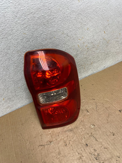2004 2005 Toyota RAV4 Right RH Passenger Side Tail Light AI9153 LK2