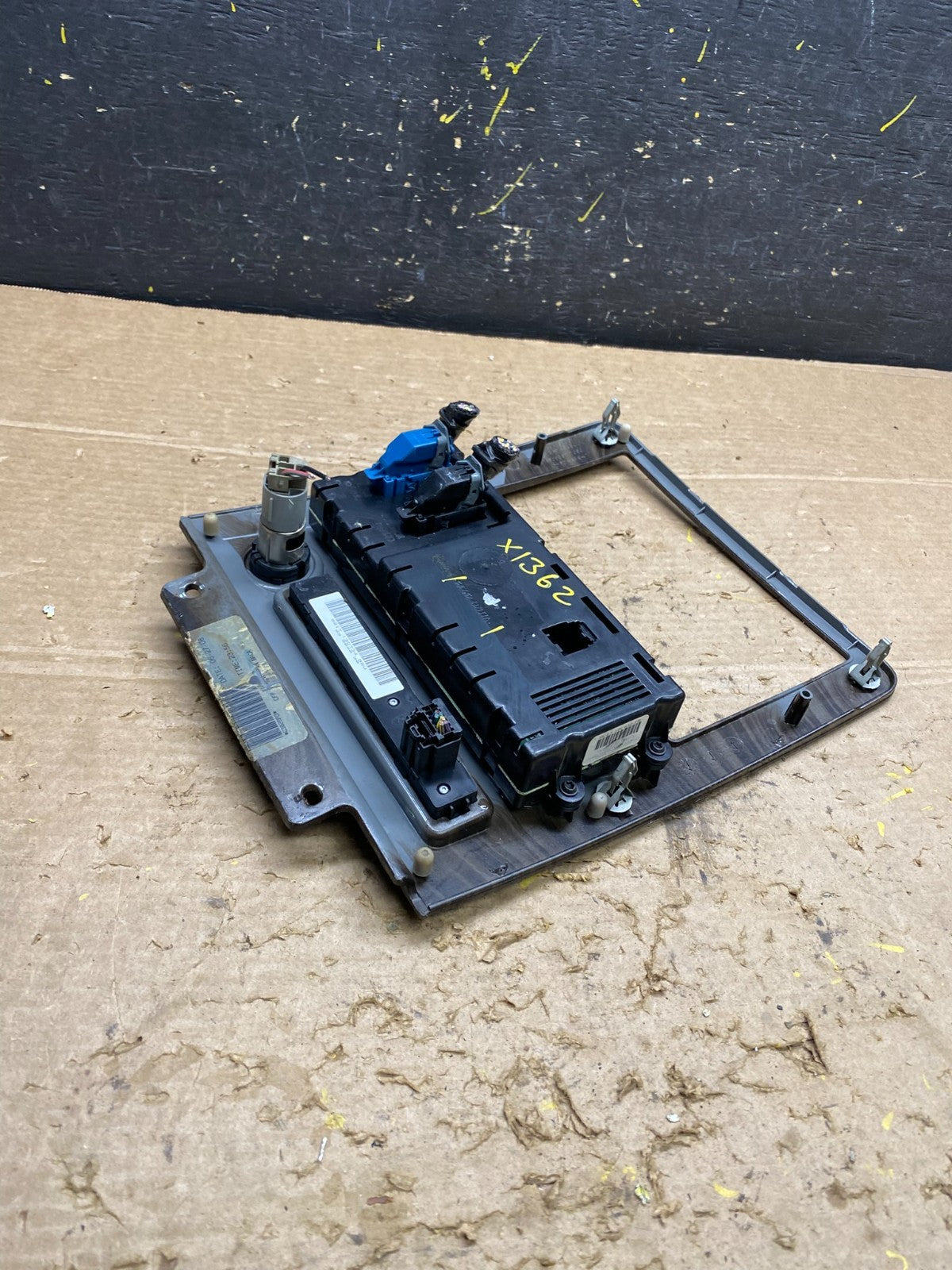 2008-2009 Ford Taurus Front Center Console Climate Radio Control Panel X1362 DG4