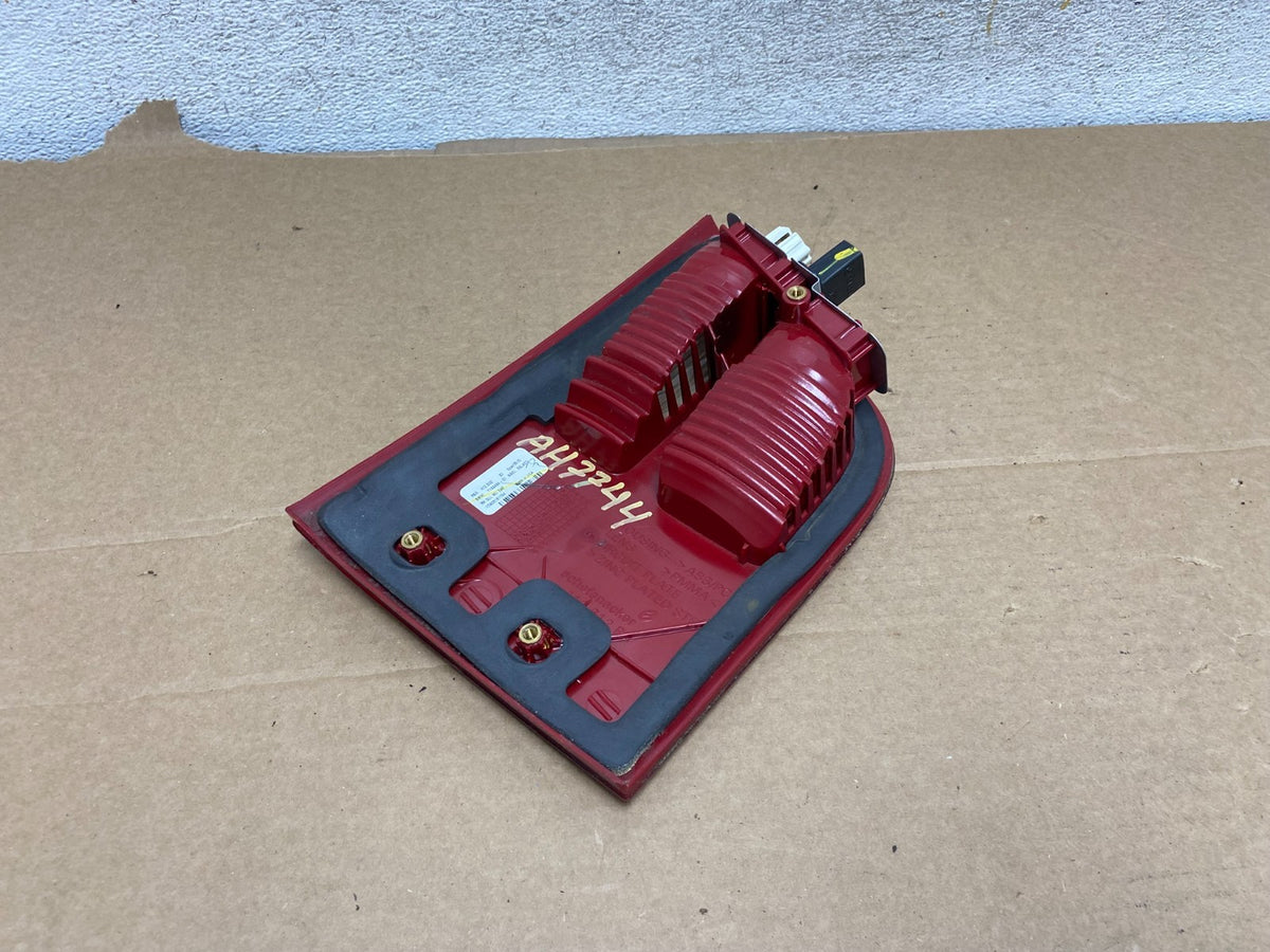 2004 2005 2006 BMW E53 X5 Right Passenger Rh Side Tail Light AH7744 DG4