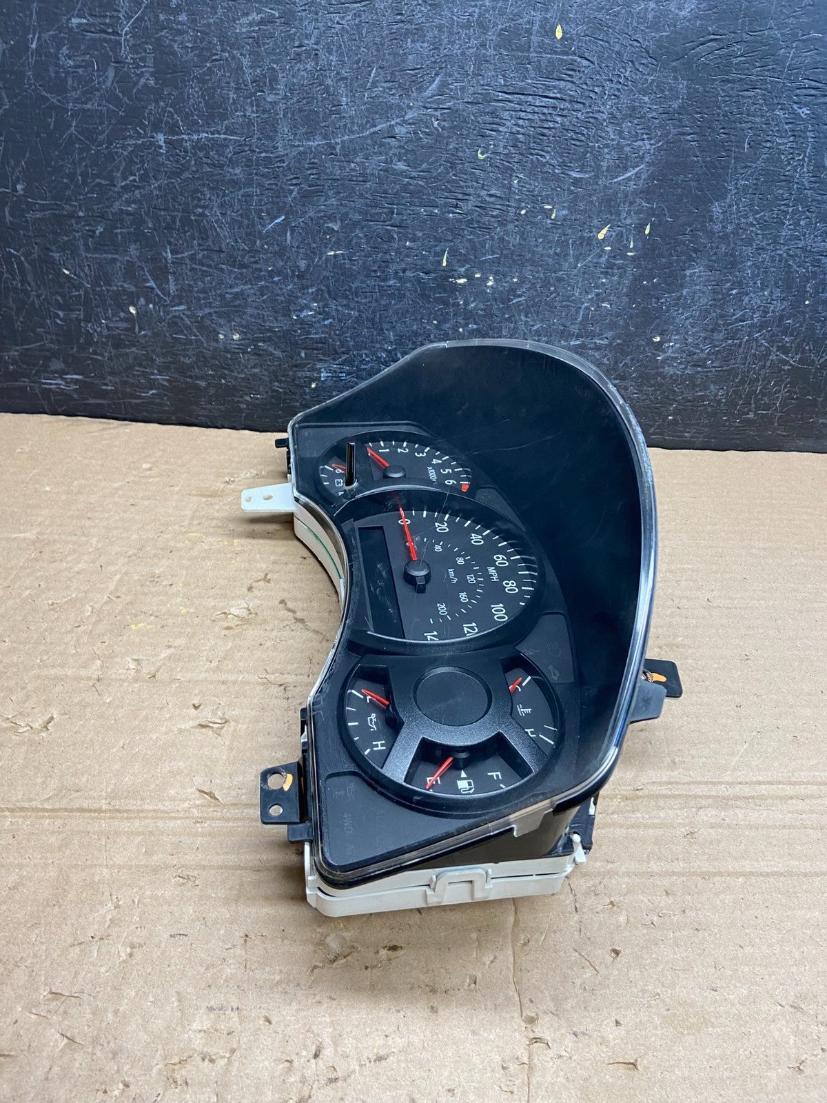 2004 2005 Nissan Armada Speedometer Cluster Gauge AF2162 DG2