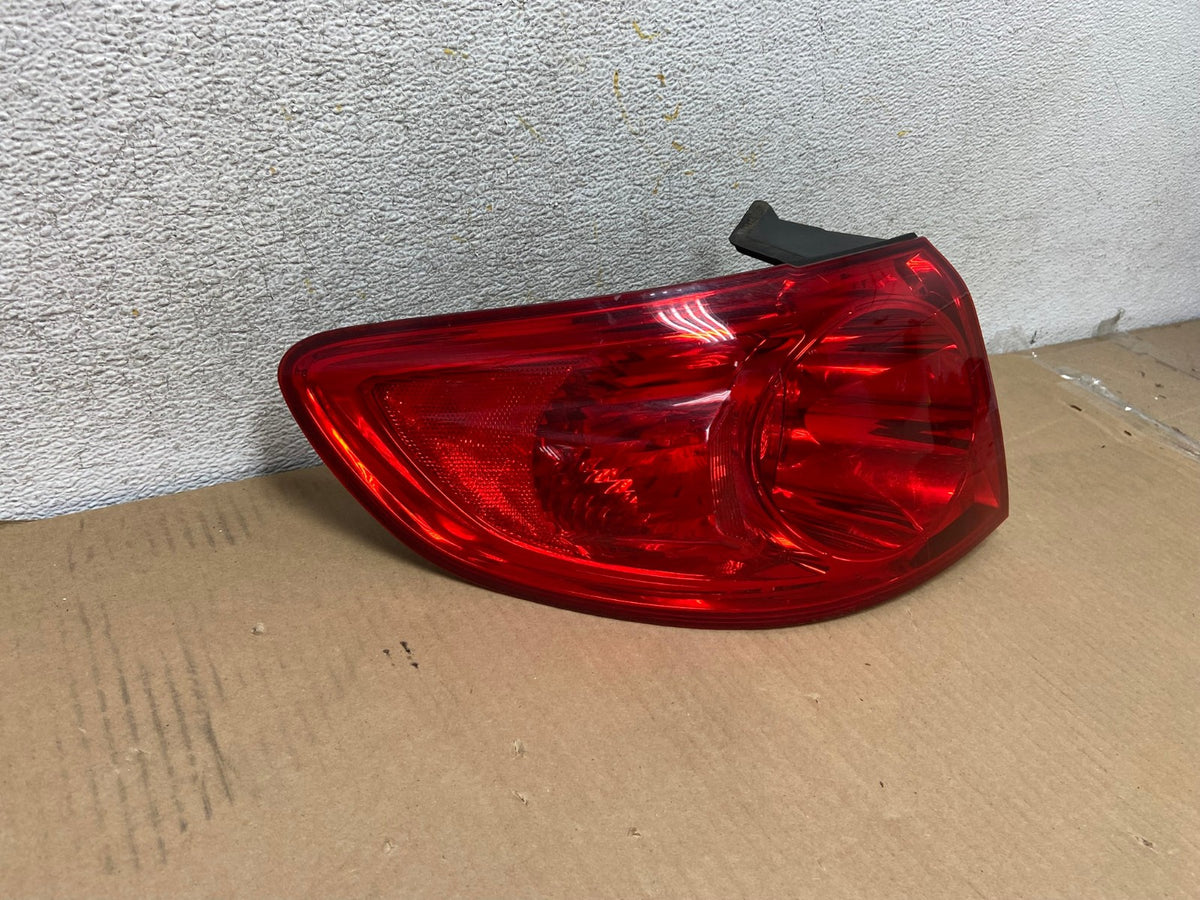 2007 - 2009 Hyundai Santa Fe Left Driver LH Side Tail Light AH2986 LK1