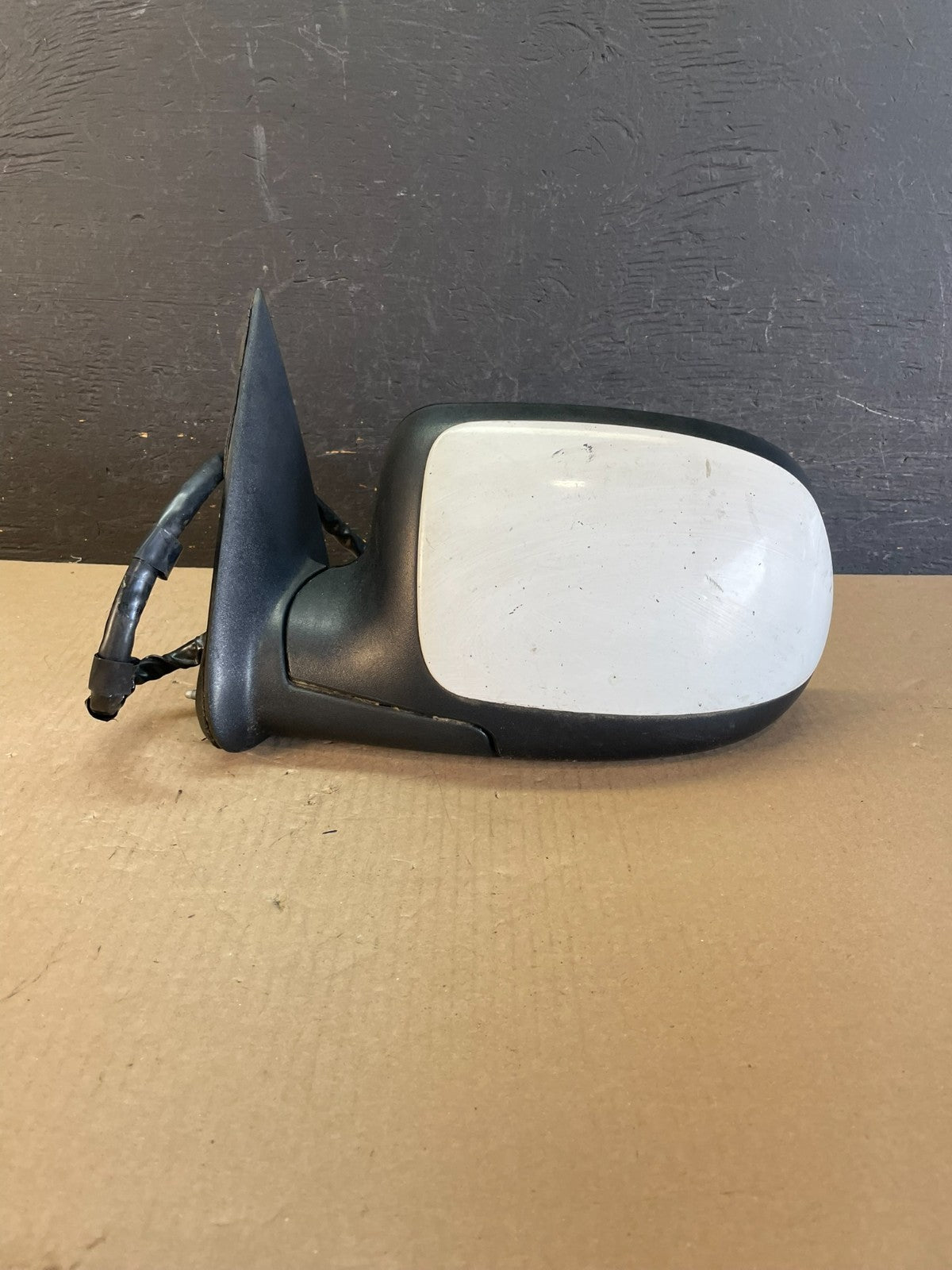 2003-2006 Chevrolet Tahoe Suburban Left Driver LH Turn Door Mirror AE1135 DW0