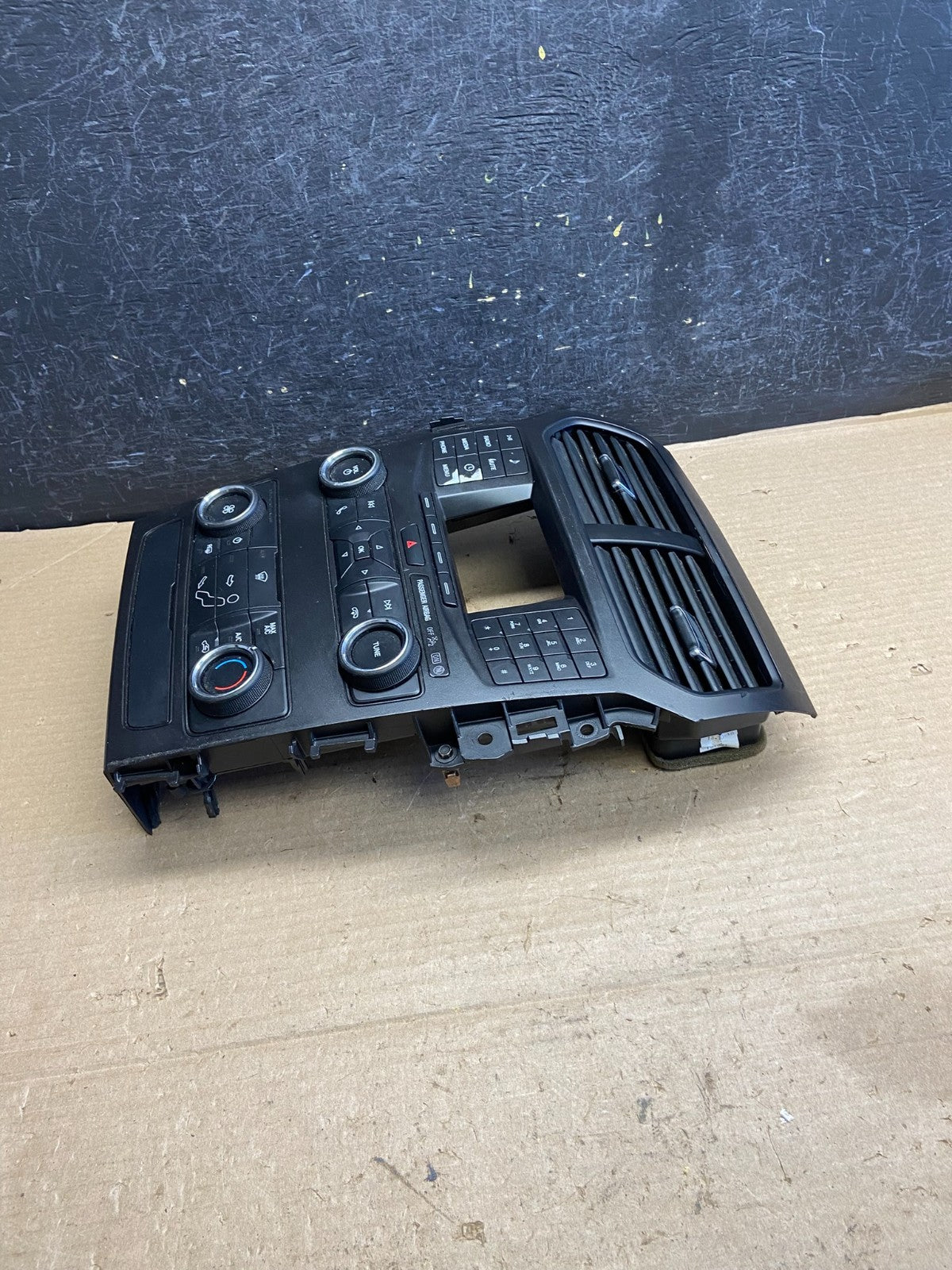 2019 Ford Explorer Radio Climate Control Trim Bezel Panel AH3671 DG2