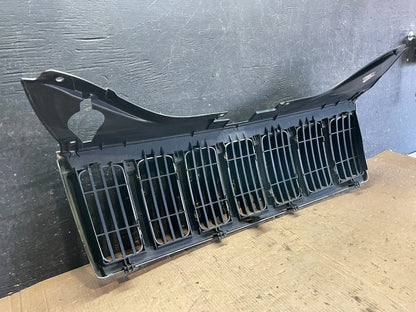 2008 2009 2010 Jeep Grand Cherokee Front Upper Grill Grille OEM Z8167 DG11