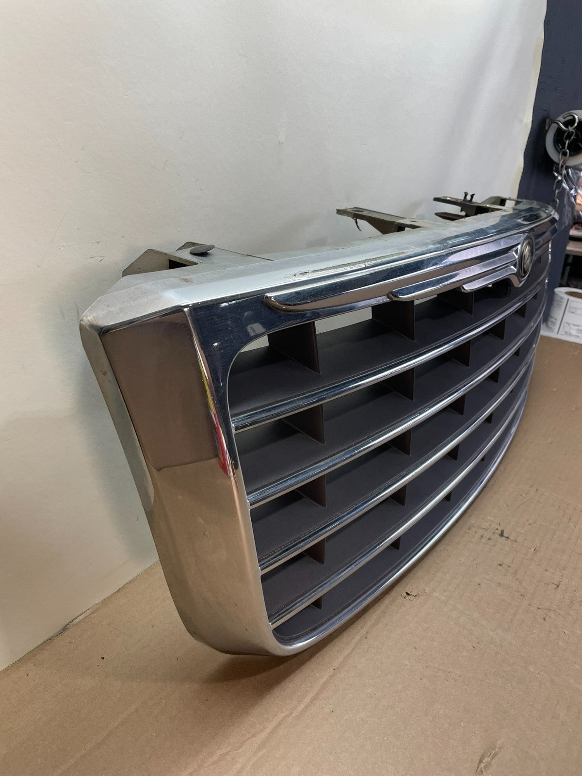2007 2008 2009 Chrysler Aspen Front Radiator Upper Grill Grille AF8484 DG2