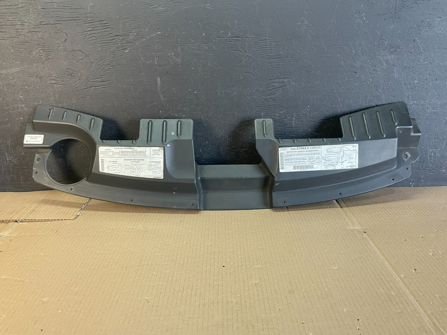 05-08 Dodge Caravan Chrysler Town & Country Upper Radiator Panel Support AE35340