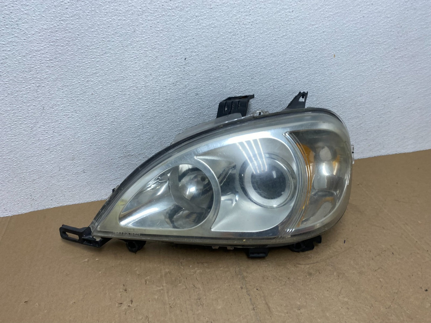 2002 - 2005 Mercedes ML ML350 ML500 Left Driver LH Halogen Headlight AC5819 DW0