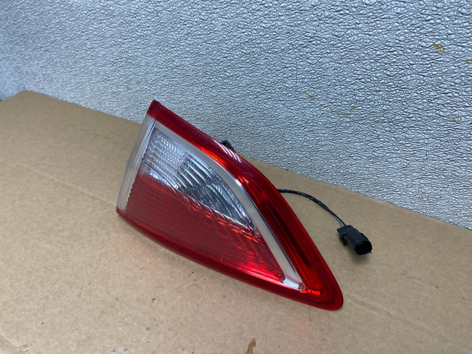 2013 to 2016 Ford Escape Right Passenger RH Side Inner Tail Light OEM AB3438 LK1