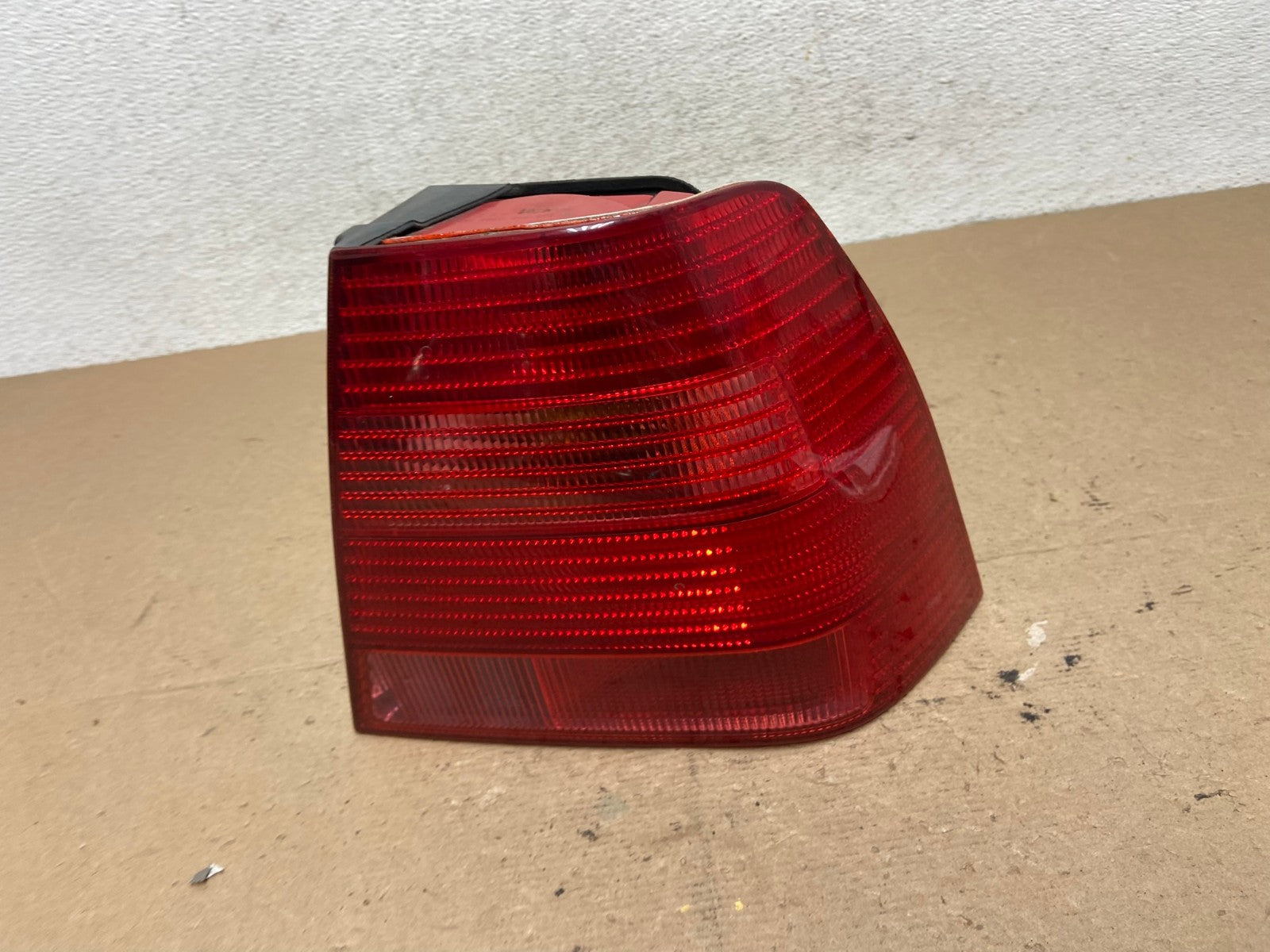 1999 to 2003 Volkswagen Jetta Sedan Right Passenger Tail Light AF5123 LK0