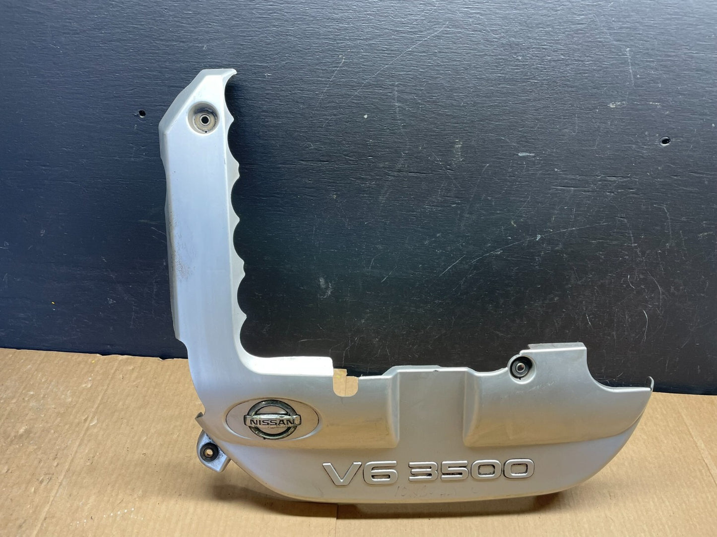 2001 to 2004 Nissan Pathfinder Engine Cover Ornament D84930