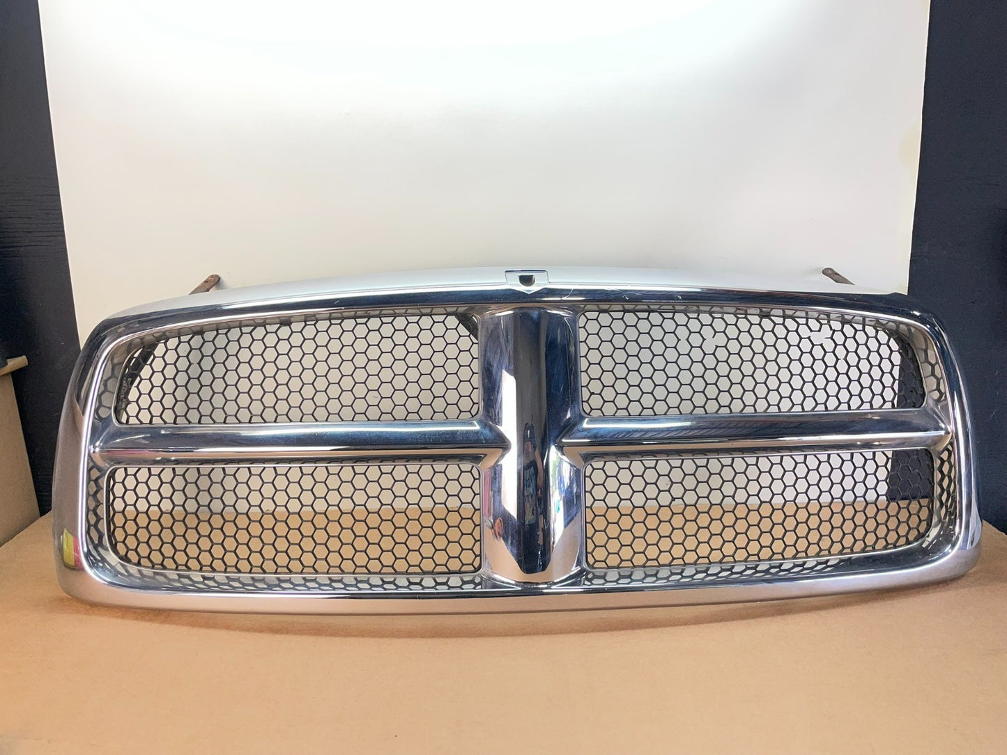 2002 2003 2004 2005 Dodge Ram 1500  Upper Front Grill Grille AF8559 DG0