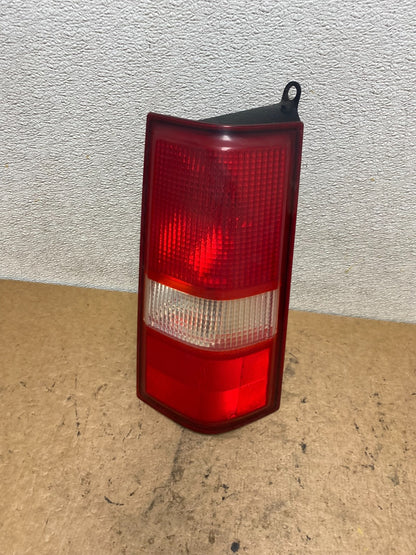 2003 2017 Chevrolet Express 1500 2500 3500 Right Passenger Tail Light S9429 DW0