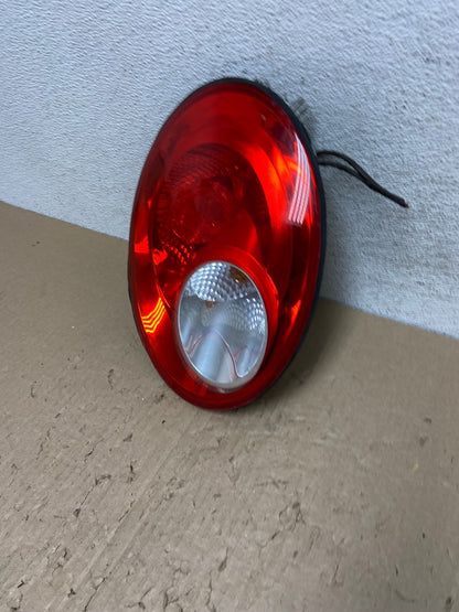 2006 - 2010 Volkswagen Beetle Right Passenger RH Side Tail Light AE9777 LK1
