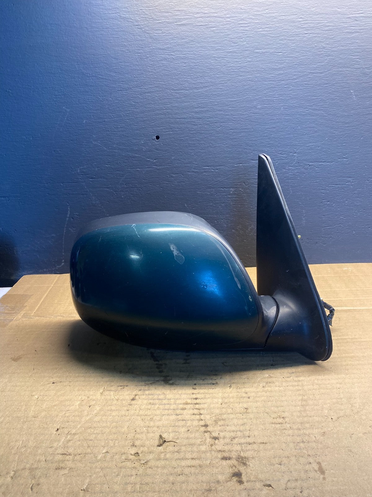2001 to 2006 Toyota Sequoia Right Passenger View Door Mirror OEM AB7093 MS0