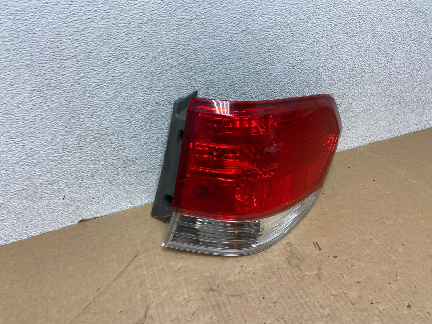 2008 2009 2010 Honda Odyssey Right Passenger Side Tail Light AG0538 LK2