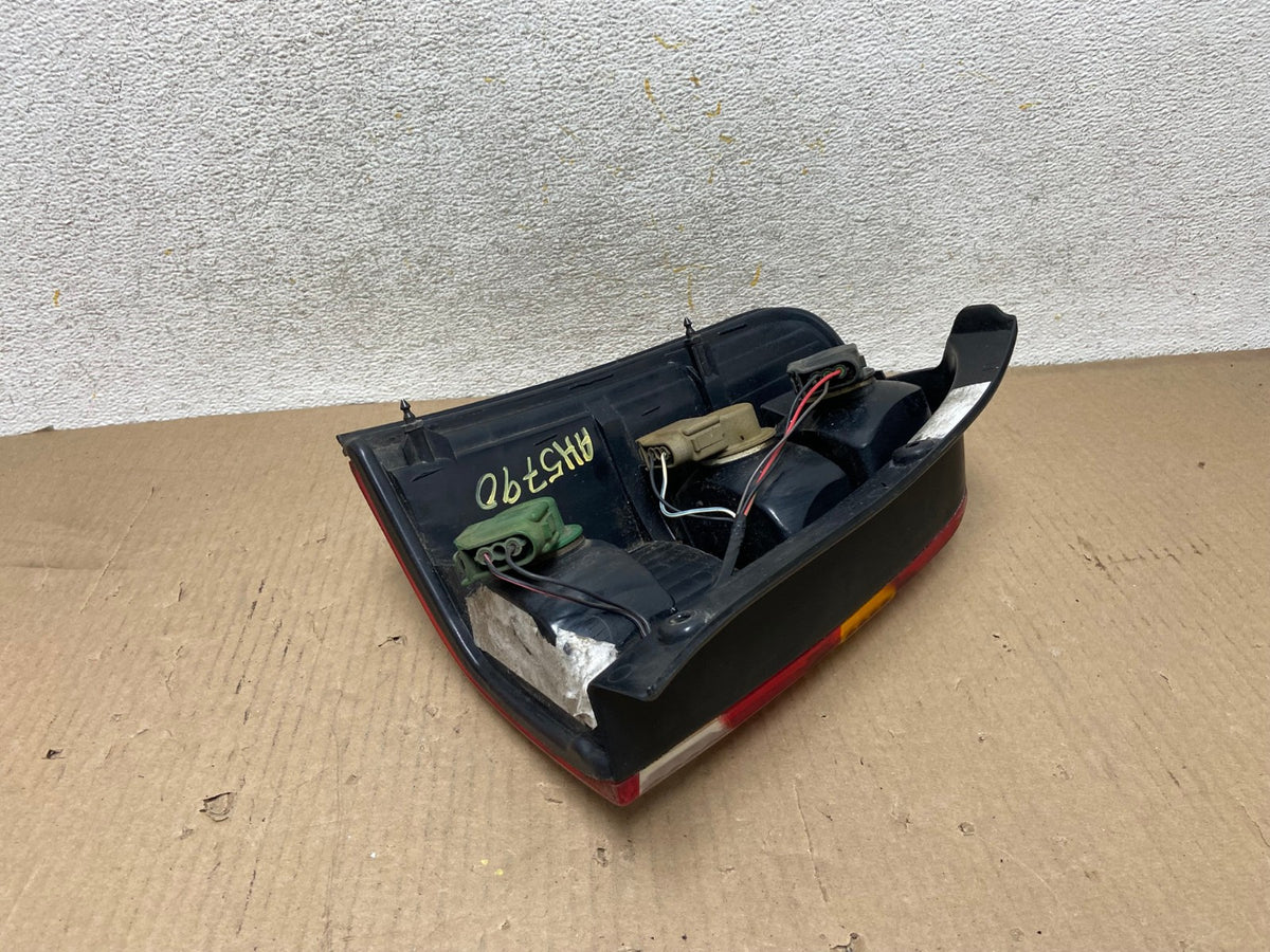 2001 to 2007 Ford Escape Right Passenger RH Side Tail Light AH5790 LK5