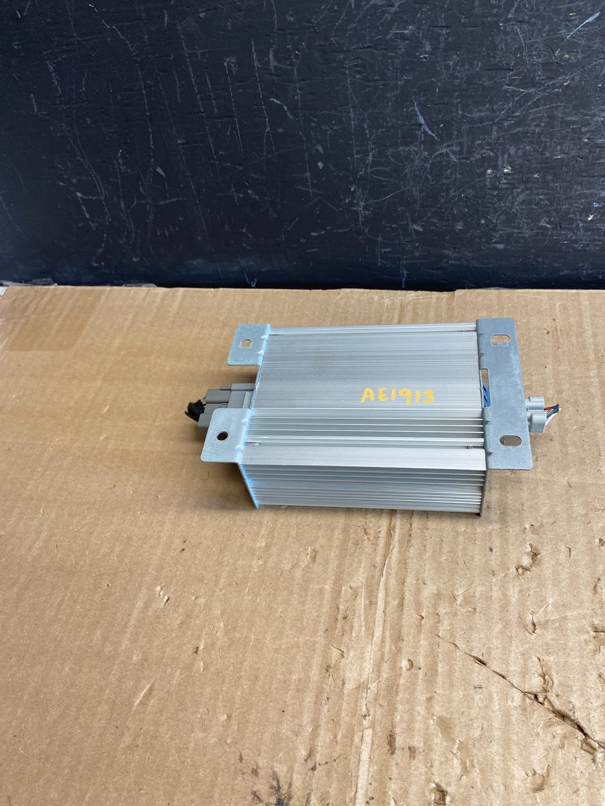 2013 - 2020 Lincoln MKT MKZ Radio Amplifier Amp Audio Stereo AE1913 DG3