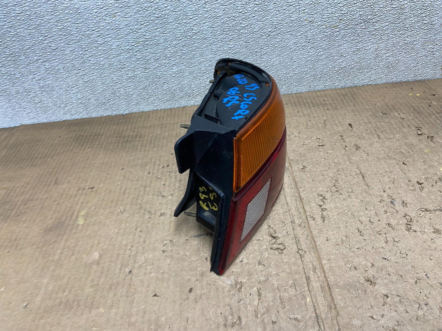 1991 - 1992 Ford Escort  Right Passenger RH Side Tail Light aa7190 DG2