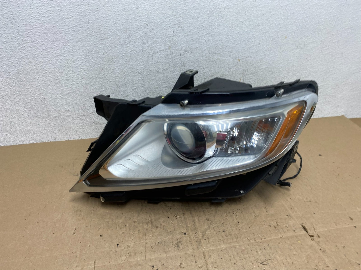 Xenon 2011 to 2015 Lincoln MKX Left Driver LH Headlight Side AE6466 DW0