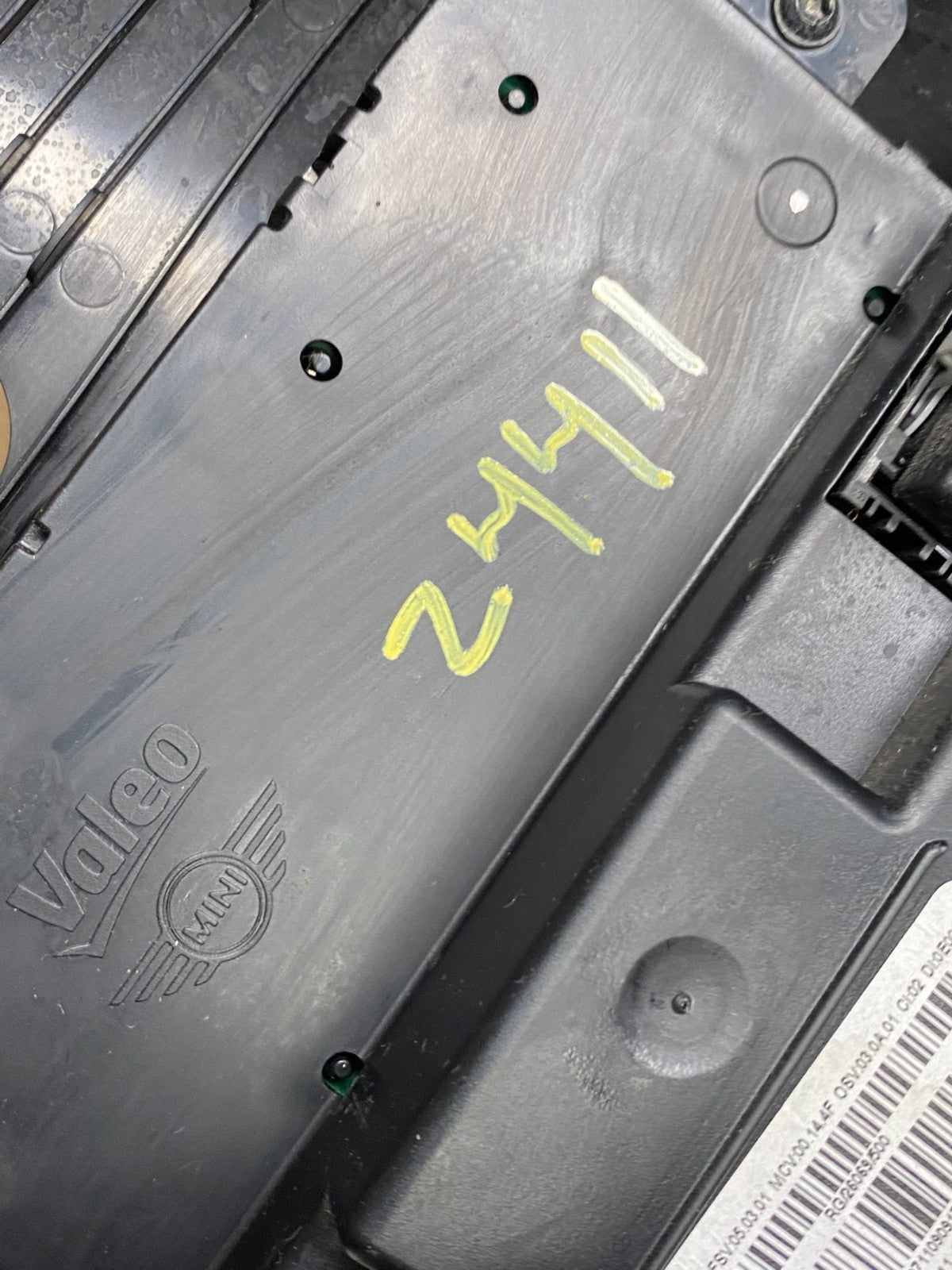 2008 to 2010 Mini Cooper Center Dash Climate Window Control OEM z4411 DG6
