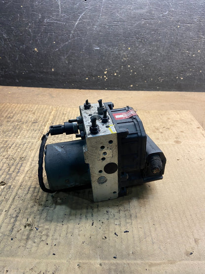 2016 - 2018 Kia Sorento ABS Anti-Lock Brake Pump 6758969 OEM Y4397 DG3