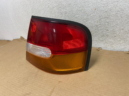 1998 1999 Nissan Altima Right Passenger RH Side Tail Light AG9160 LK2