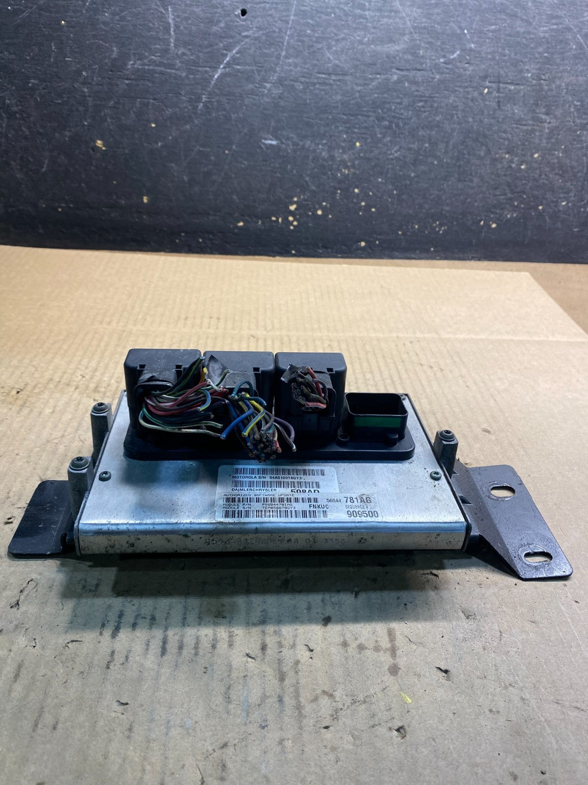 2005 to 2006 Jeep Liberty 3.7L ECU ECM PCM Engine Computer 56044781ag Z47370