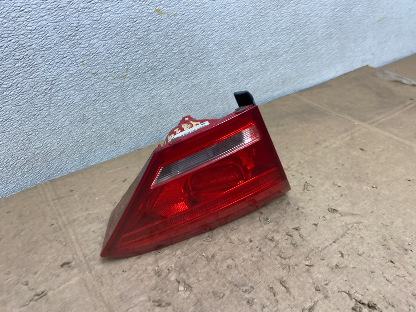 2012 to 2015 Volkswagen Passat Left Driver Lh Side Inner Tail light Oem Y8291 DW2