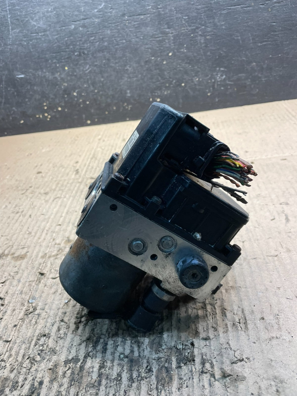 2003-2005 Volkswagen Passat AWD Anti-Lock Brake Pump ABS Module V5320 PS1