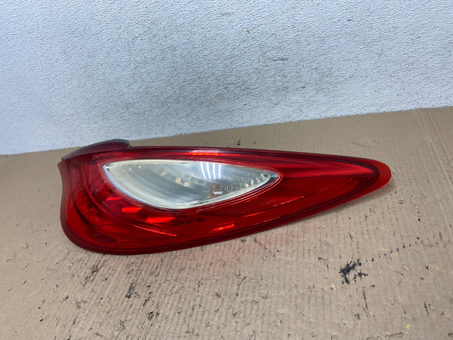 2007 to 2008 Toyota Solara Right Passenger RH Side Tail Light AF7172 DW1