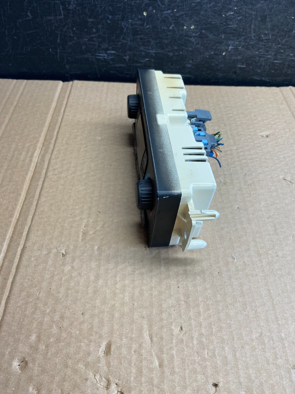 2003 to 2006 Chevrolet Silverado HVAC Heater Climate Control Module AF6132 DG2