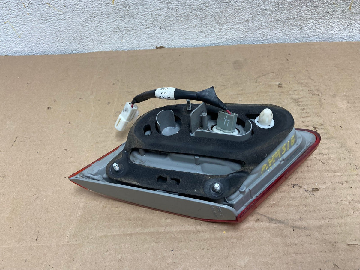 2010 - 2011 Toyota Camry Right Passenger RH Side Inner Tail Light AH9516 LK5