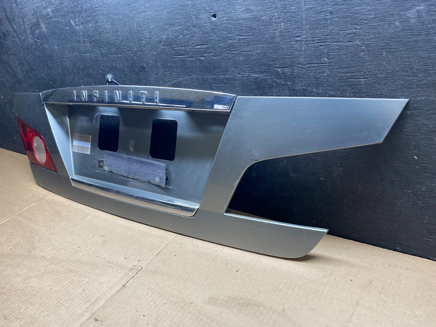 2006 2007 Infiniti M35 Rear Trunk Panel Trim Molding W/ Lights OEM C8036 DG11