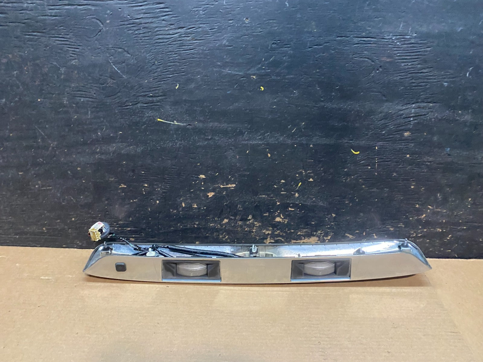 2009-2015 Honda Pilot Tailgate Trunk Handle Bezel Molding W/O Camera v6930 DG3