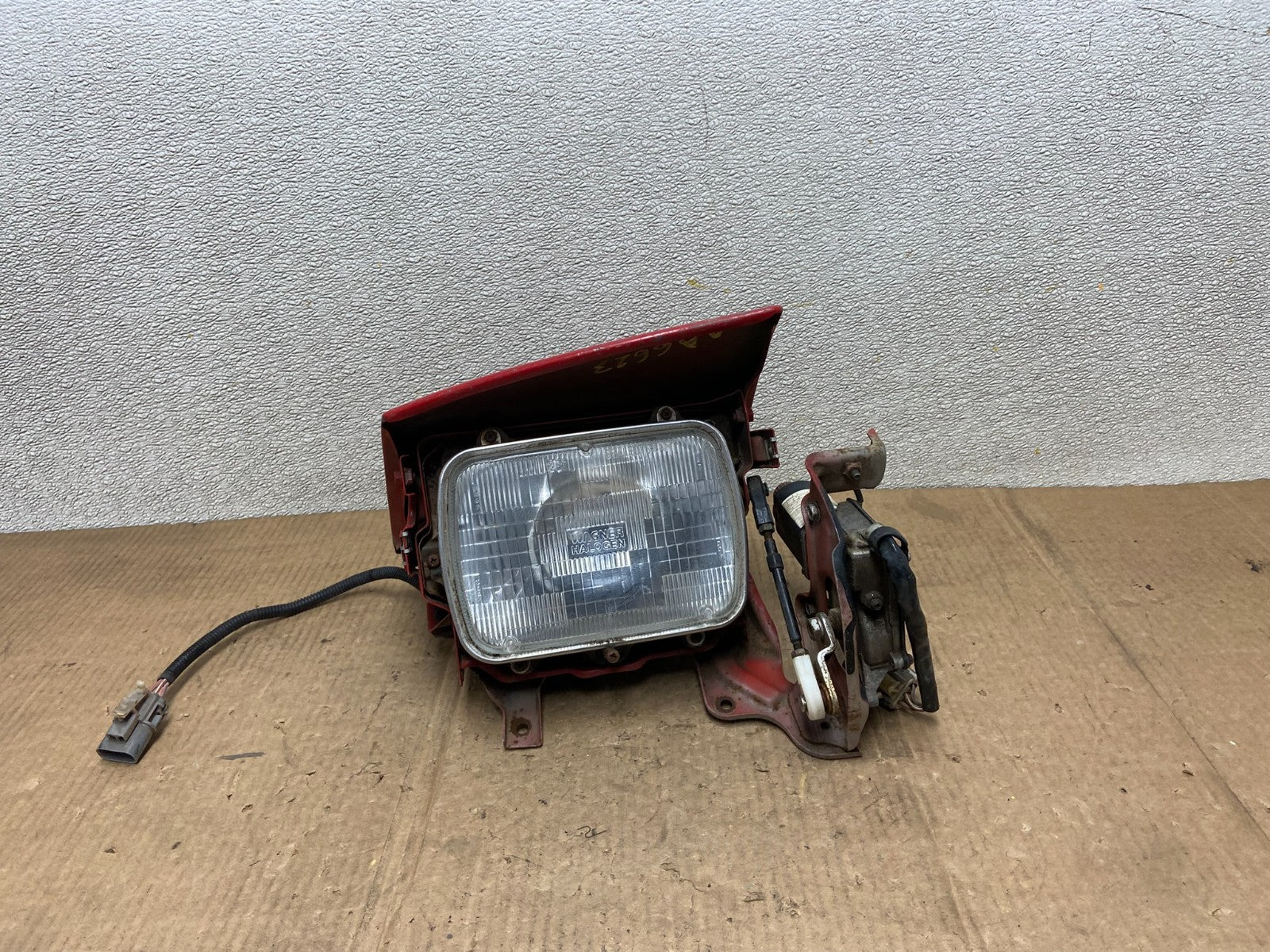 1989 to 1994 Nissan 240SX Right Passenger Headlight W Motor OEM AA66230