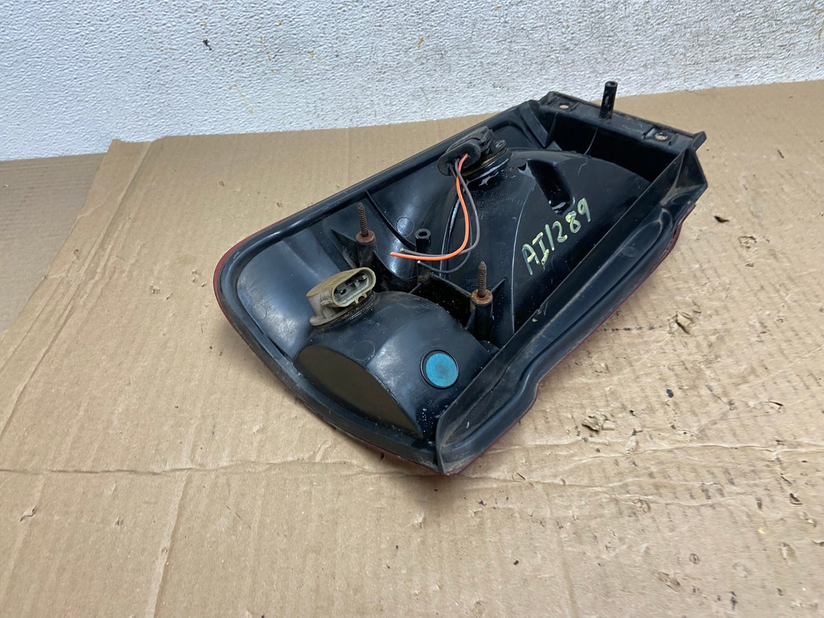 2001 - 2003 Ford Explorer Sport Right Passenger RH Tail Light AI1289 LK6