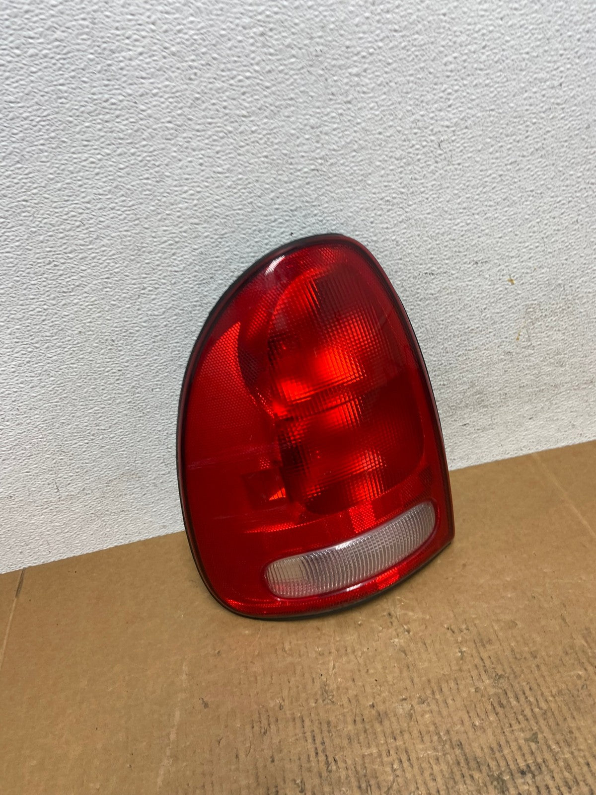 1998 to 2003 Dodge Durango Tail Light Left Driver LH Side AE0194 LK2