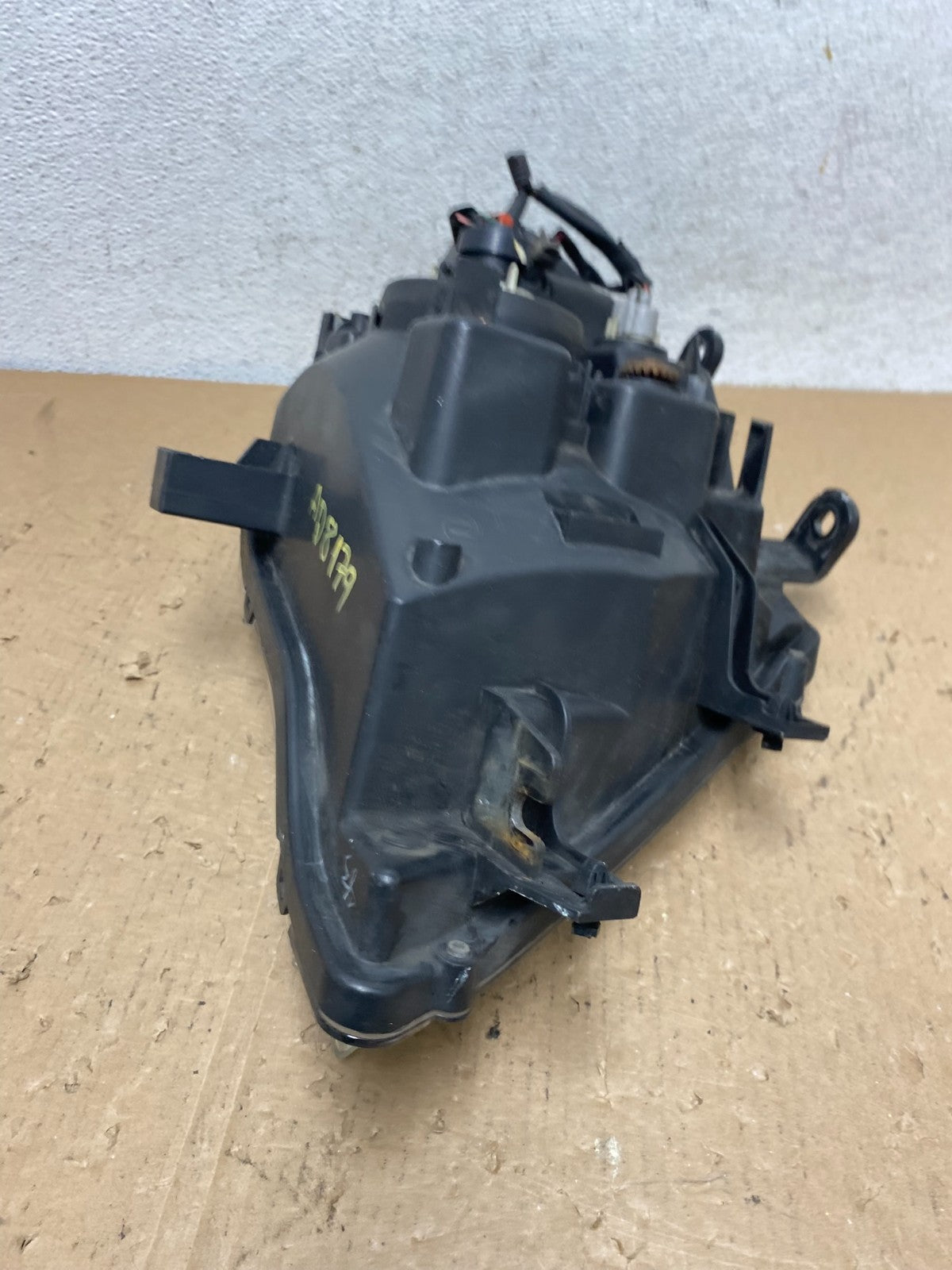 2008 to 2012 Nissan Pathfinder Halogen Headlight Left Driver Lh AD8179 DW5