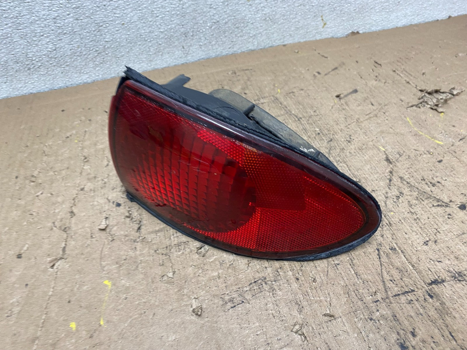 2000 to 2002 Chevrolet Cavalier Right Passenger Side Tail Light S1888 DW1