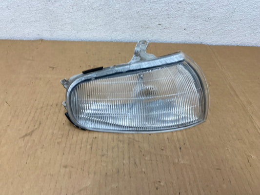 1992 to 1994 Toyota Camry Right Passenger RH Side Turn Signal AC7547 DW0