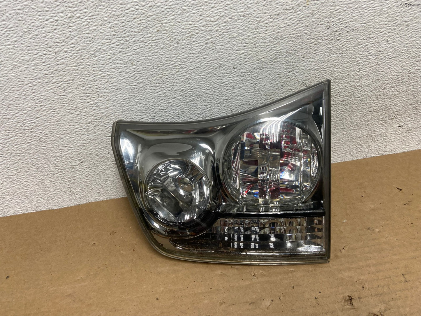 2004 to 2009 Lexus Rx350 RX330 Right Passenger Inner Tail Light AD3949 LK0