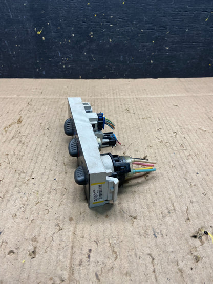 2001 - 2007 GMC Chevrolet Express 1500 Climate Control A/C Q0942 DG2